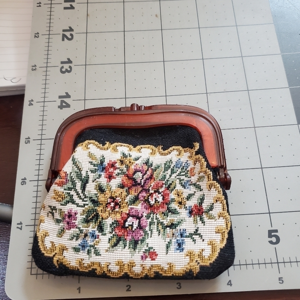 Vintage Bakelight Tapestry Change coin Wallet - Picture 2 of 4